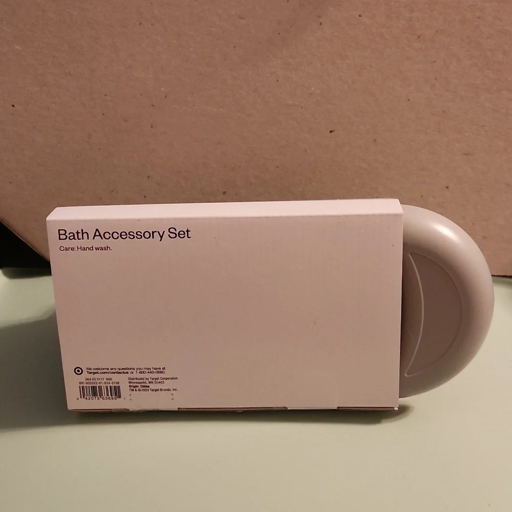 NWT Room Essentials Bath Accessory Set (3 piece)